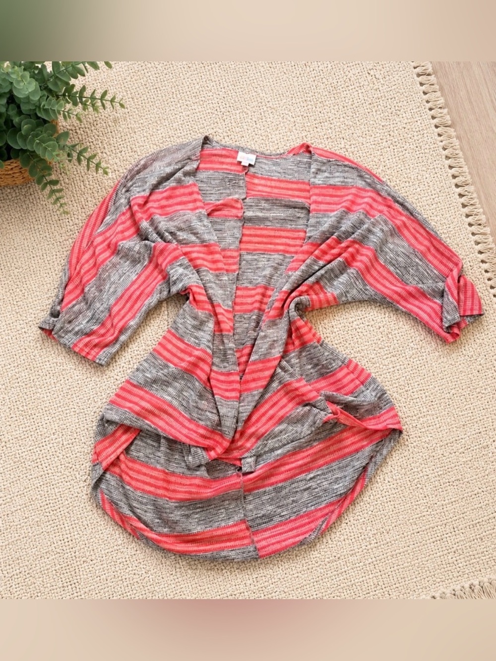 LuLaRoe Lindsey Cardigan Size Small Pink Gray Striped Lightweight Open Front